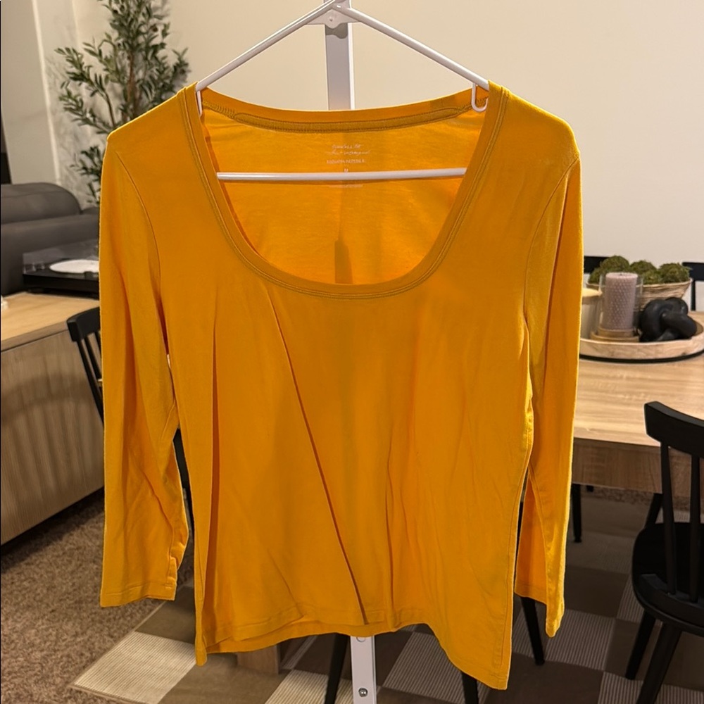 Banana Republic Yellow semi Fitted scoop neck top